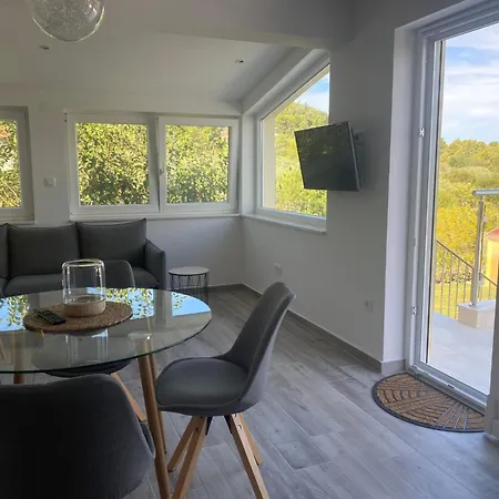 아파트 Mit Pool By Interhome