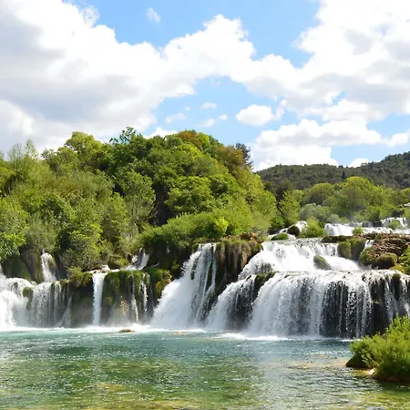 Apartment Mit Pool By Interhome