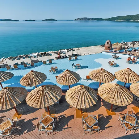 Apartment Mit Pool By Interhome Bilice